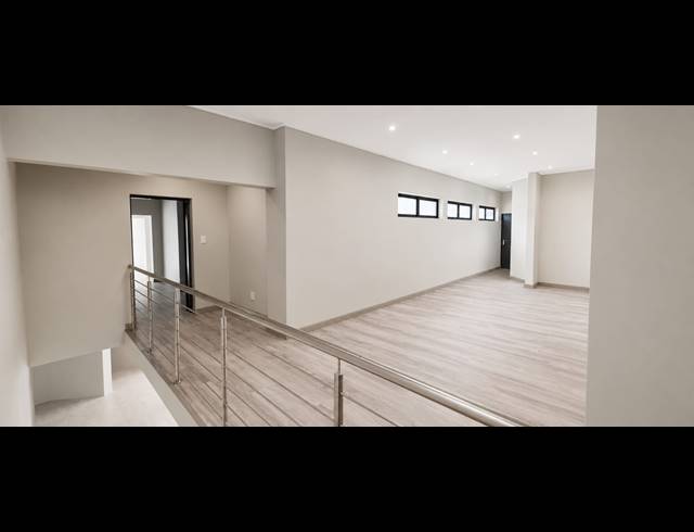 5 BEDROOM HOUSE FOR SALE IN SILWERKRUIN